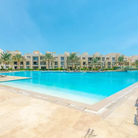 Cozy 1Br Apartment In Mangroovy With Pool