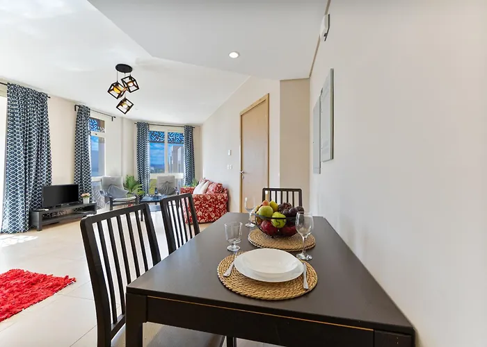 Cozy 1br In Mangroovy With Pool Gurdaka