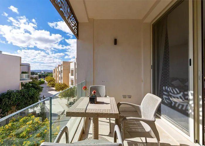 Cozy 1br In Mangroovy With Pool Gurdaka